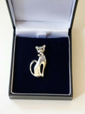 Rodney Holman: Brooch – Elegant Silver Coloured Cat