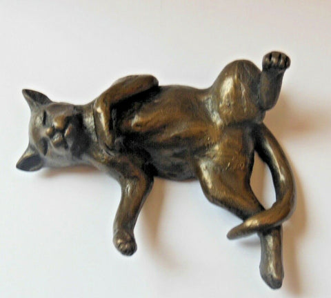 Oriele Bronze: Cat Relaxed